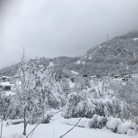 玉斯特利亚克鲁莎莉娃住宿加早餐旅馆 Tavanasa 外观 照片