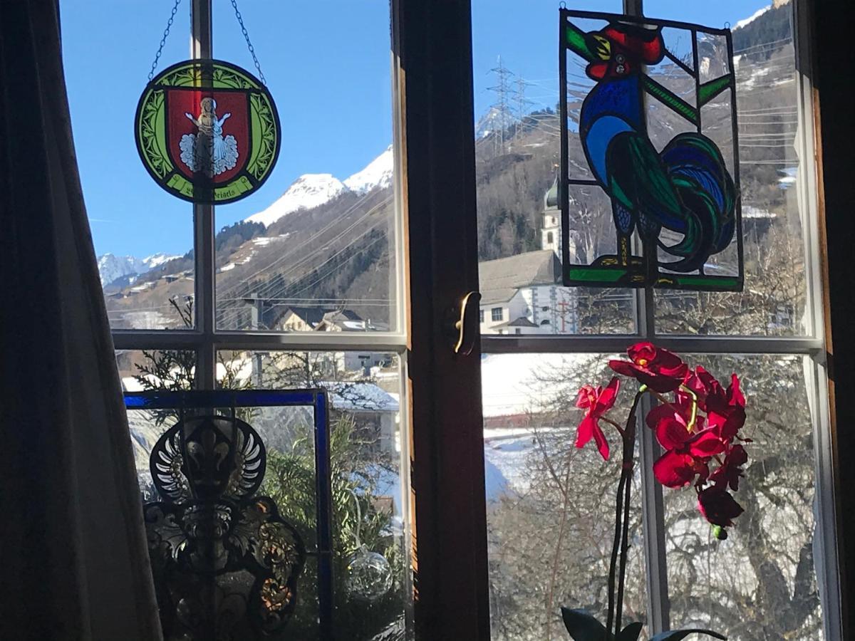 玉斯特利亚克鲁莎莉娃住宿加早餐旅馆 Tavanasa 外观 照片